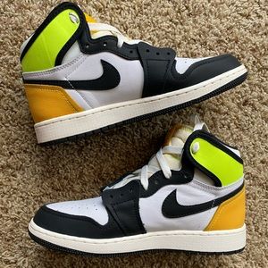 *BRAND NEW* Nike Air Jordan 1 Retro High OH GS Volt Gold